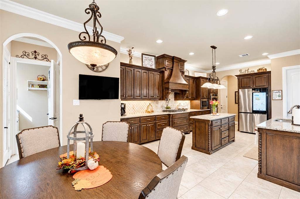 9100 Northampton Drive, North Richland Hills, TX 76182
