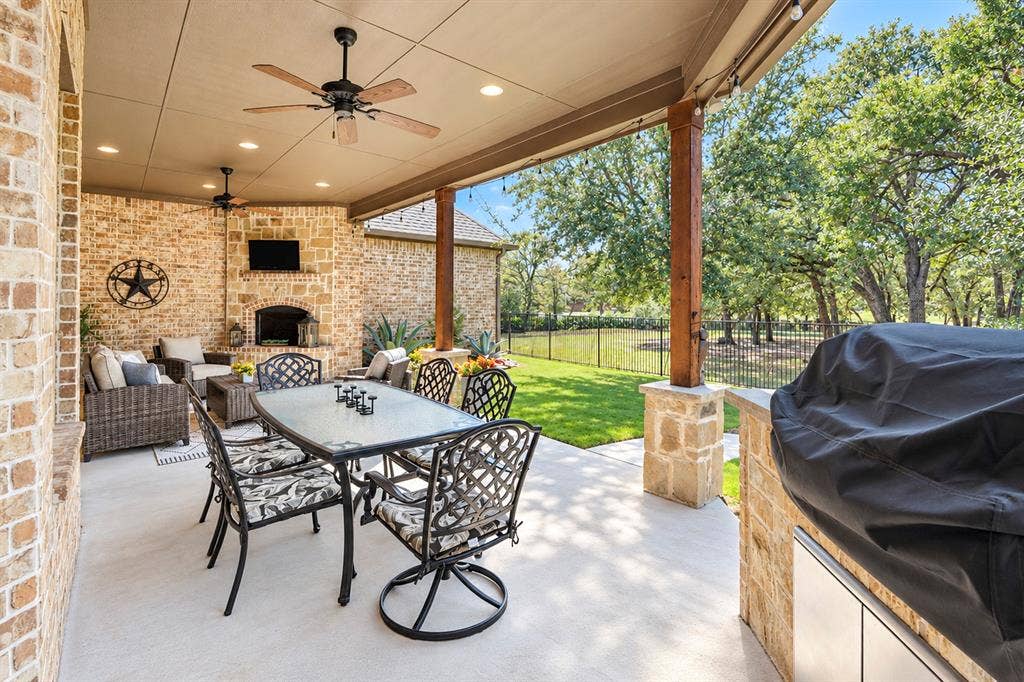 9100 Northampton Drive, North Richland Hills, TX 76182