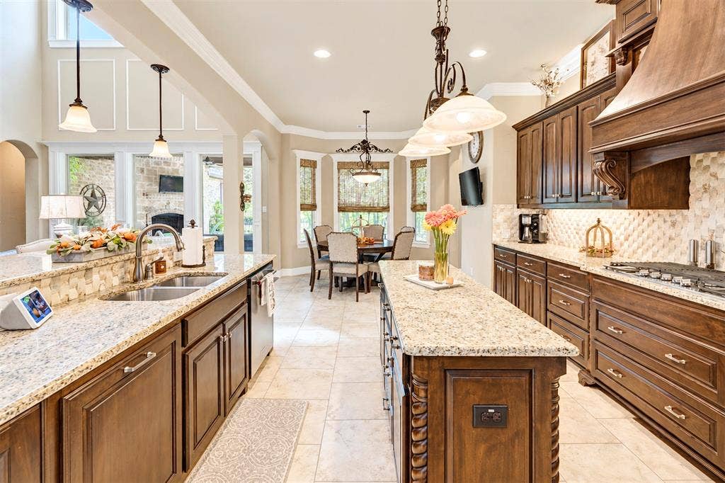 9100 Northampton Drive, North Richland Hills, TX 76182