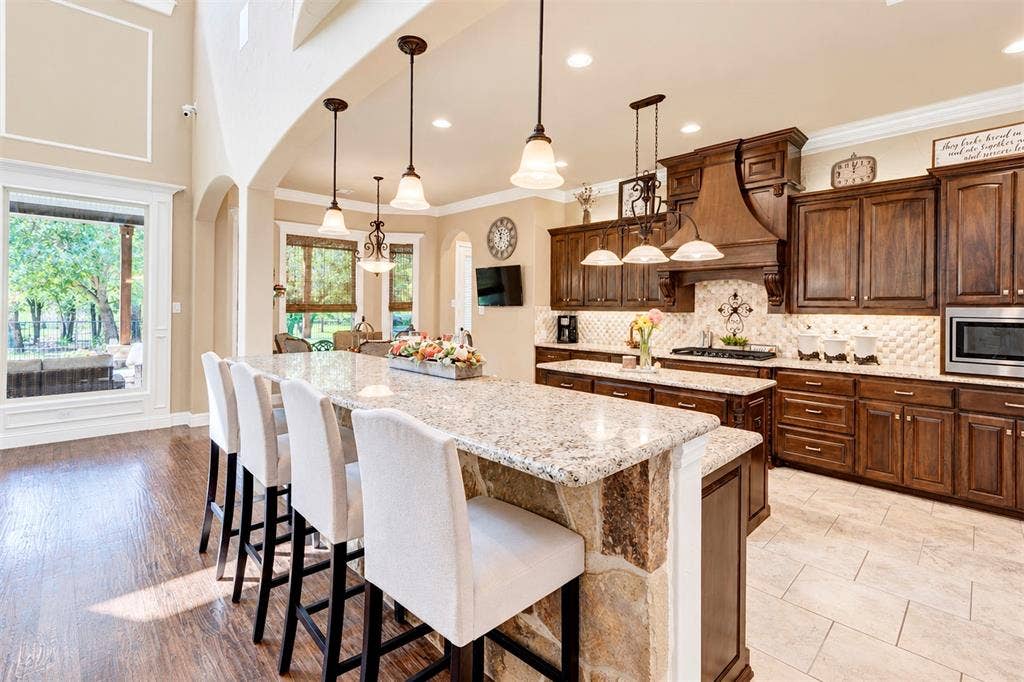 9100 Northampton Drive, North Richland Hills, TX 76182