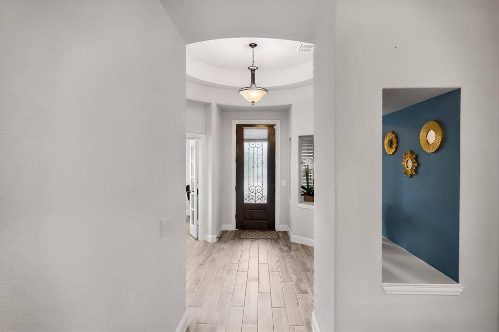 2442 Turning Leaf Lane, Midlothian, TX 76065 Front entry with art nooks