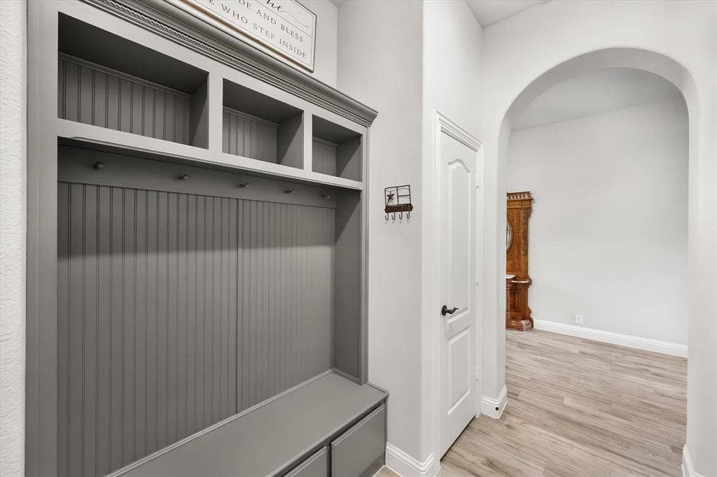 2442 Turning Leaf Lane, Midlothian, TX 76065 Mudroom off the garage
