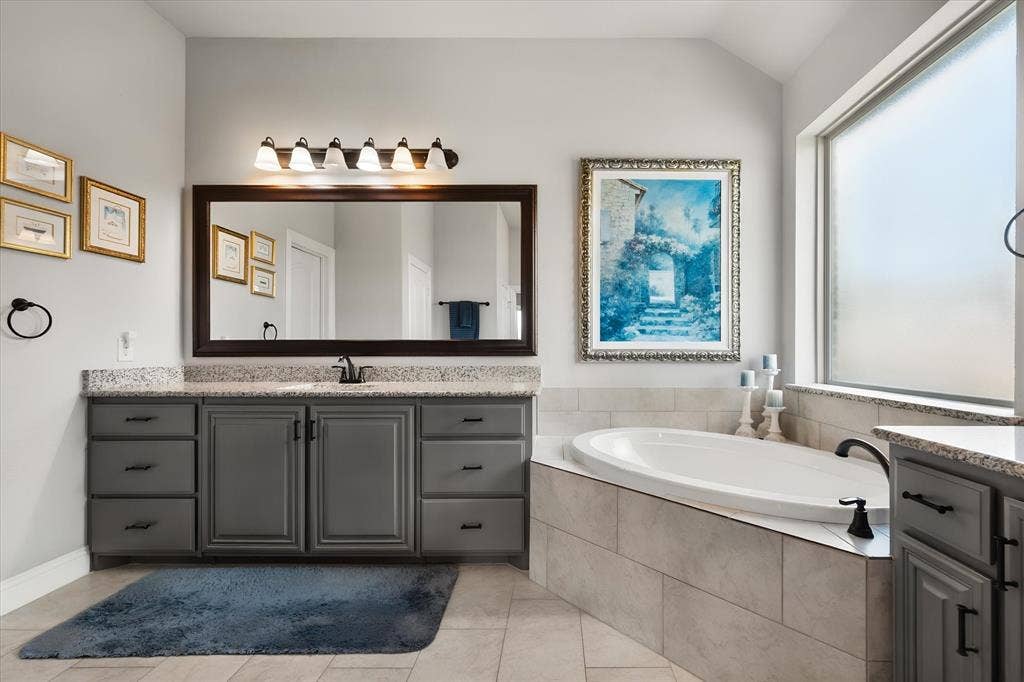 2442 Turning Leaf Lane, Midlothian, TX 76065 Dual sinks, separate tub and shower