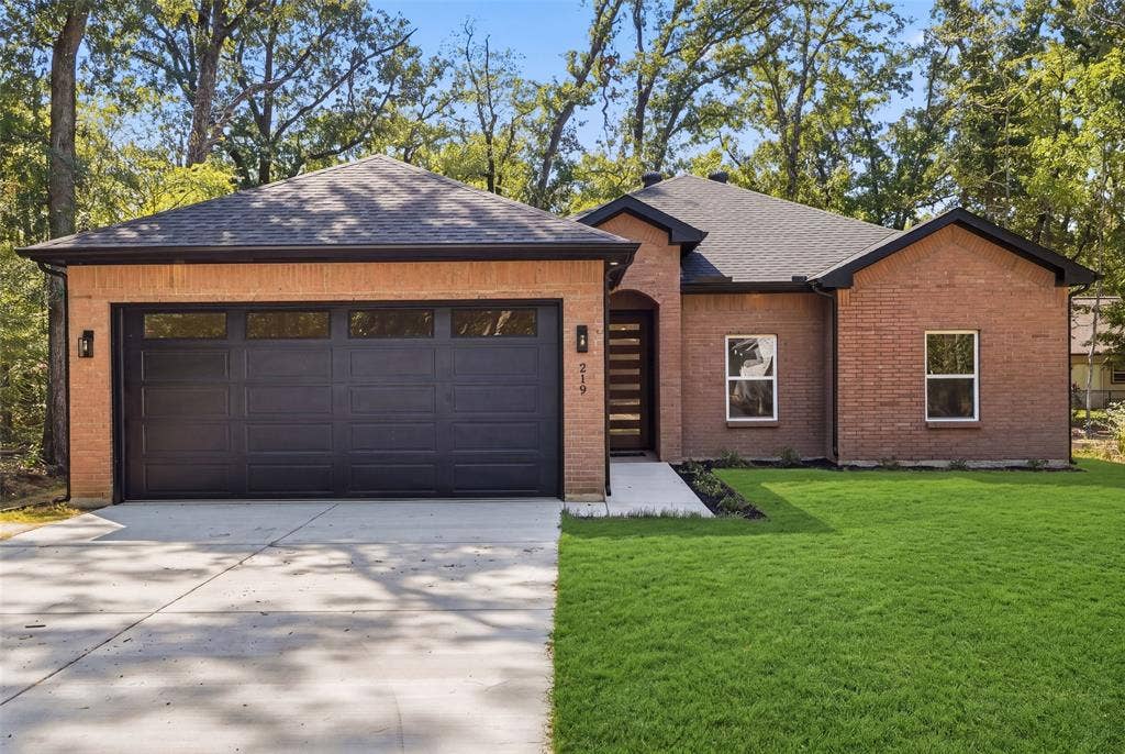 219 W Beachwood Loop, Trinidad, TX 75163 219 W Beachwood Loop, Trinidad, TX 75163