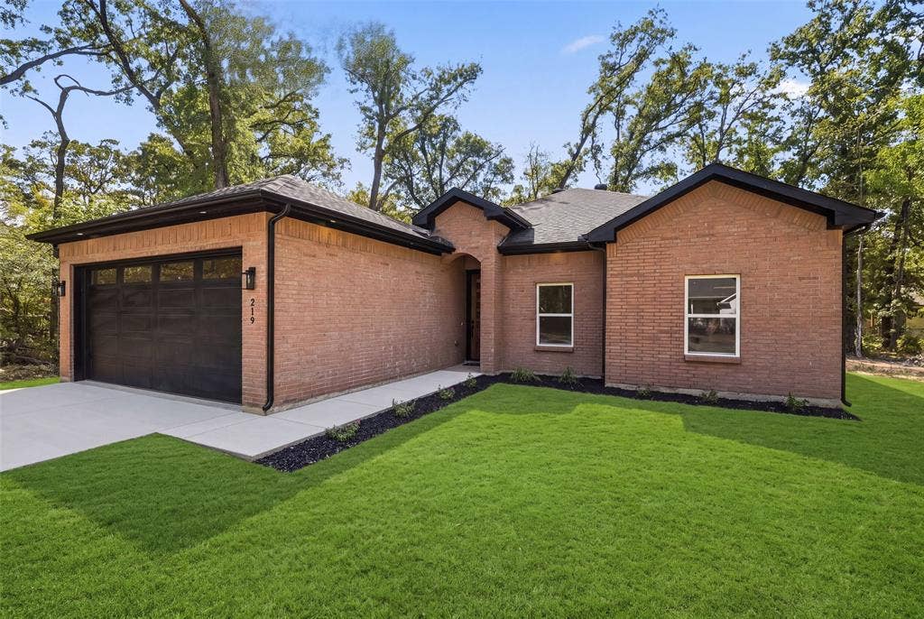 219 W Beachwood Loop, Trinidad, TX 75163 219 W Beachwood Loop, Trinidad, TX 75163