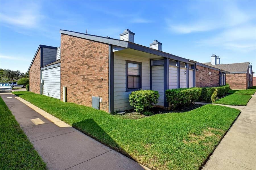 Property photo for 636 Bellaire Drive, #C, Hurst, TX