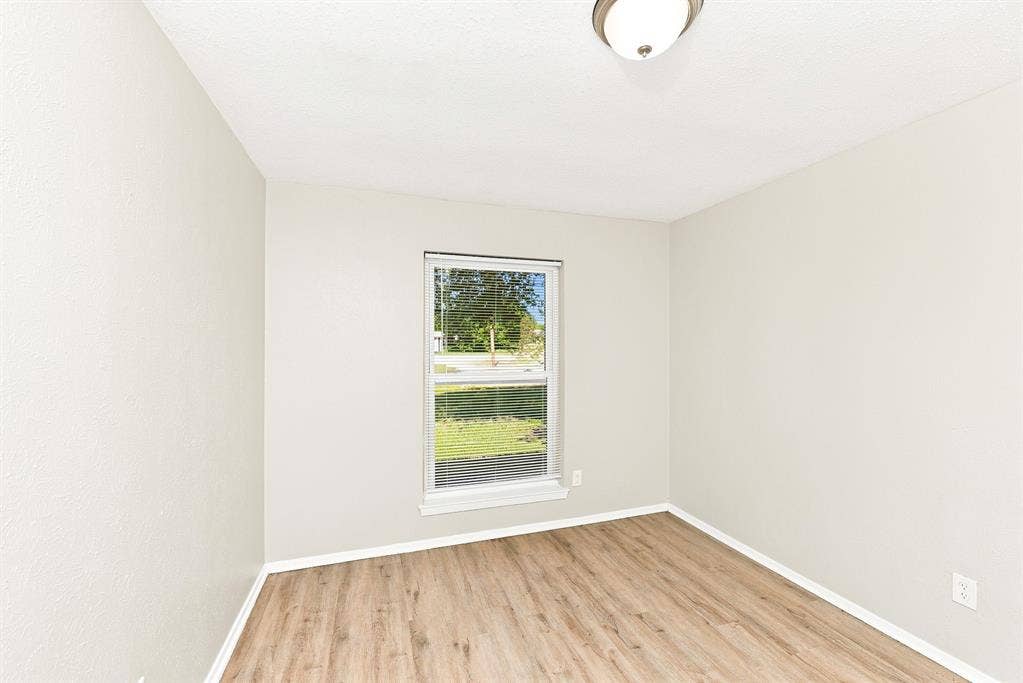 2718 Oakmont Drive, Lancaster, TX 75134
