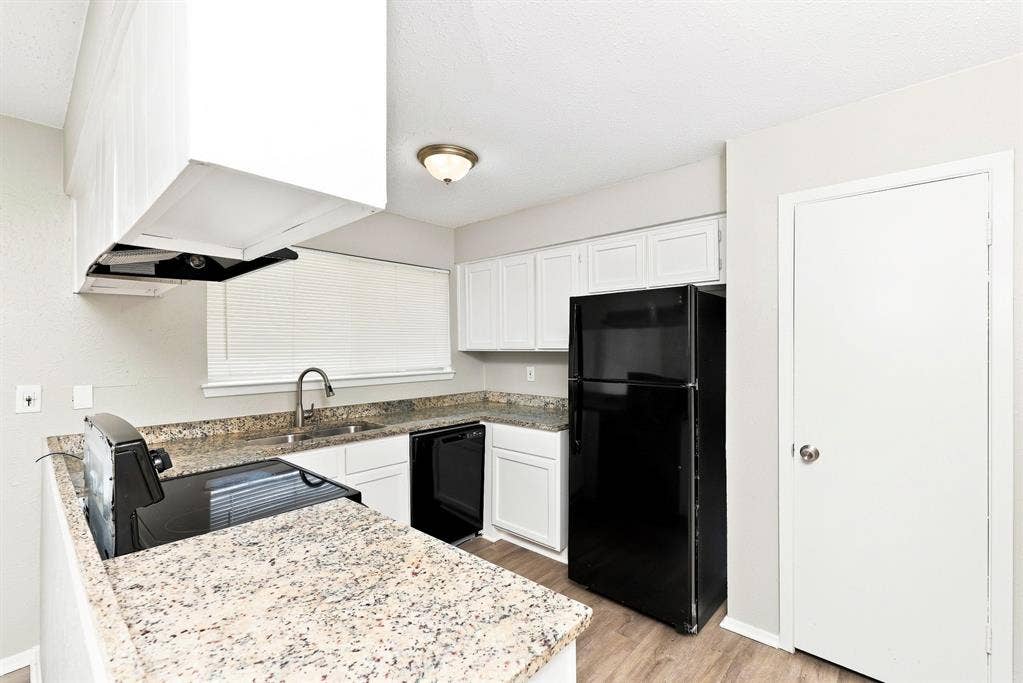 2718 Oakmont Drive, Lancaster, TX 75134