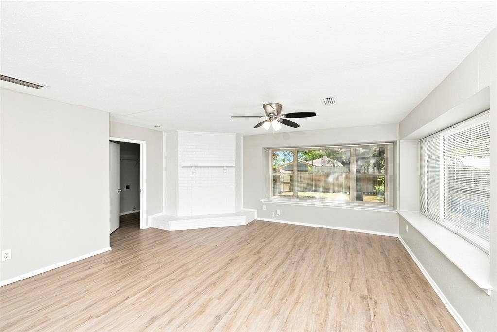 2718 Oakmont Drive, Lancaster, TX 75134