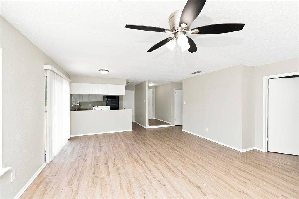 2718 Oakmont Drive, Lancaster, TX 75134