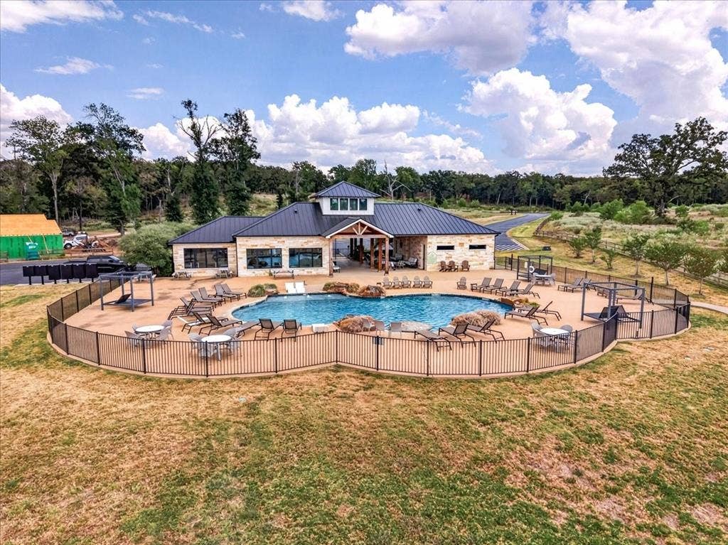 6970 Lakeshore Way, Caney City, TX 75124 6970 Lakeshore Way, Caney City, TX 75124