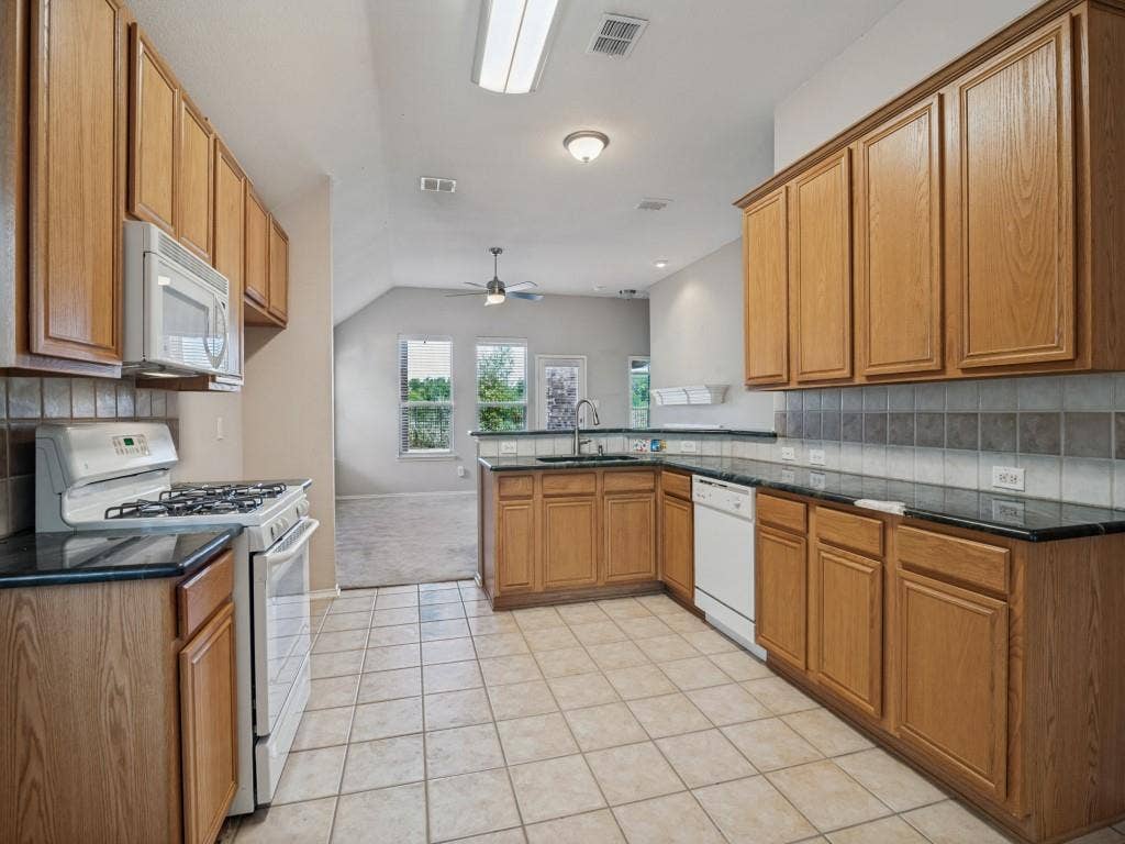 9421 Links Fairway Drive, Rowlett, TX 75089 9421 Links Fairway Drive, Rowlett, TX 75089