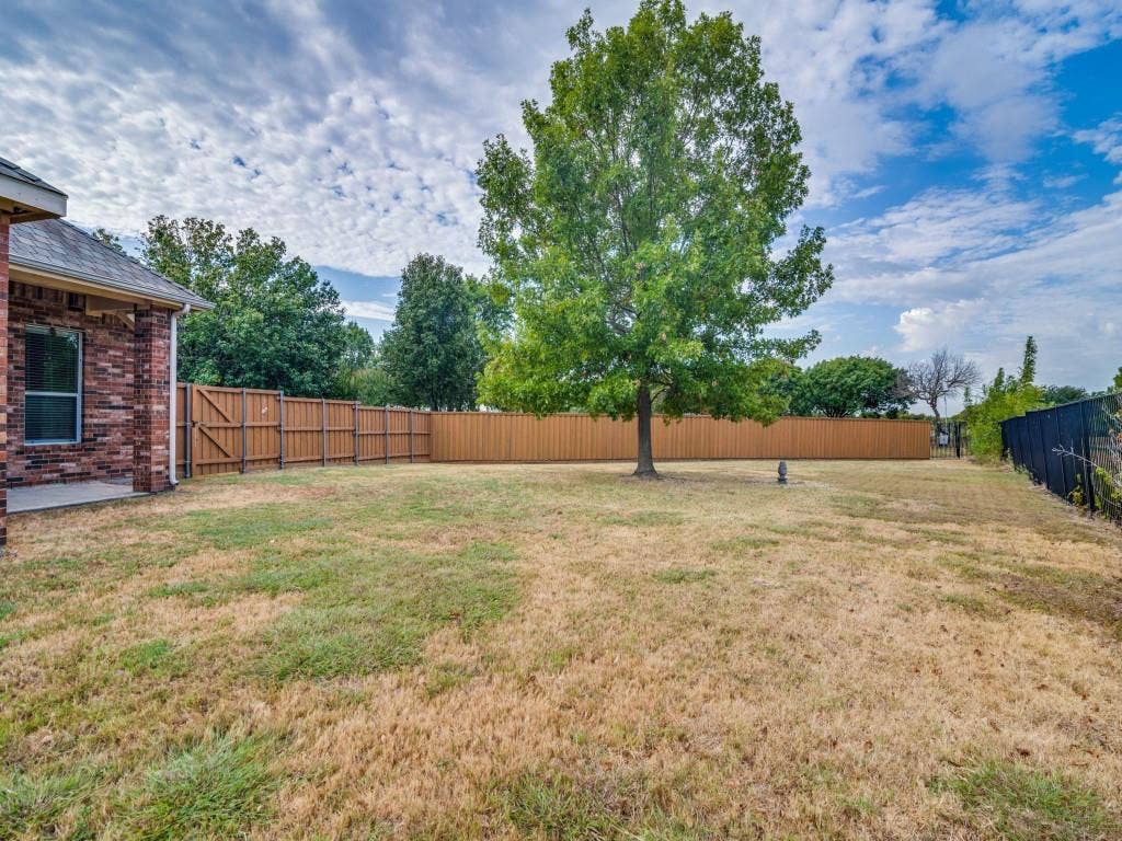 9421 Links Fairway Drive, Rowlett, TX 75089 9421 Links Fairway Drive, Rowlett, TX 75089