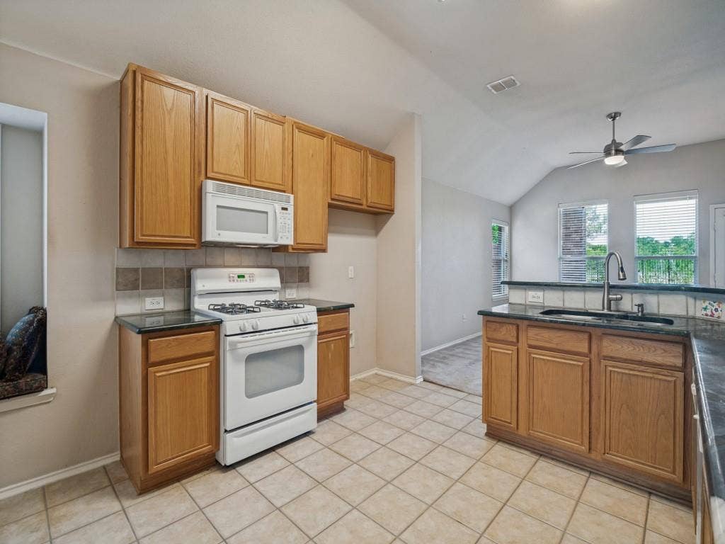 9421 Links Fairway Drive, Rowlett, TX 75089 9421 Links Fairway Drive, Rowlett, TX 75089