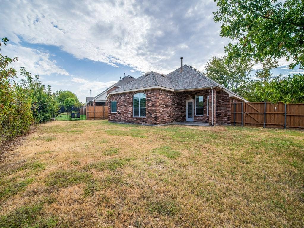 9421 Links Fairway Drive, Rowlett, TX 75089 9421 Links Fairway Drive, Rowlett, TX 75089