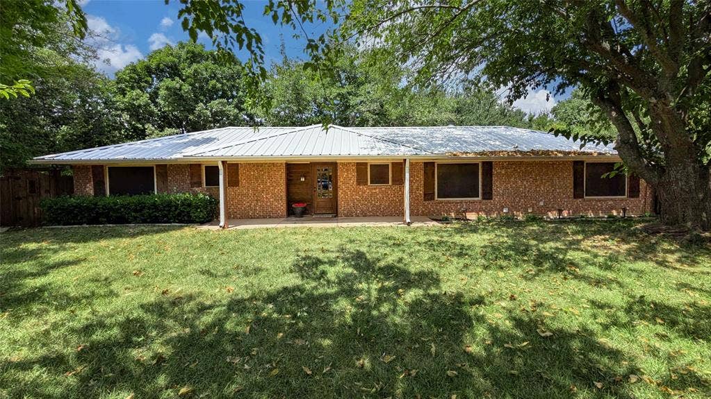 4270 Sir Lancelot Circle, Midlothian, TX 76065 4270 Sir Lancelot Circle, Midlothian, TX 76065