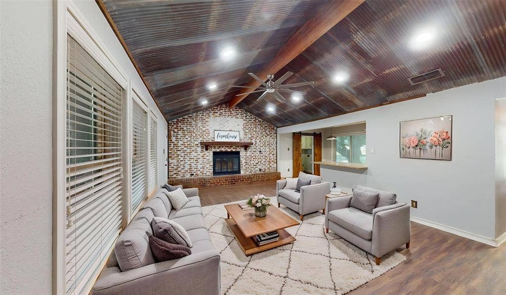 4270 Sir Lancelot Circle, Midlothian, TX 76065 4270 Sir Lancelot Circle, Midlothian, TX 76065