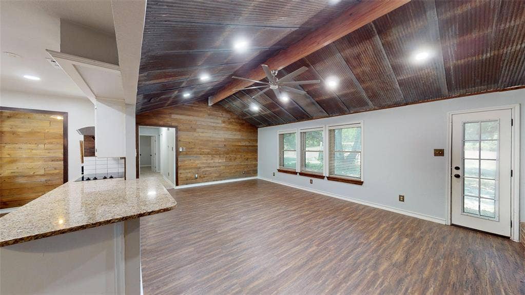 4270 Sir Lancelot Circle, Midlothian, TX 76065 4270 Sir Lancelot Circle, Midlothian, TX 76065
