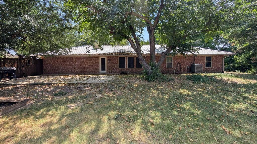 4270 Sir Lancelot Circle, Midlothian, TX 76065 4270 Sir Lancelot Circle, Midlothian, TX 76065