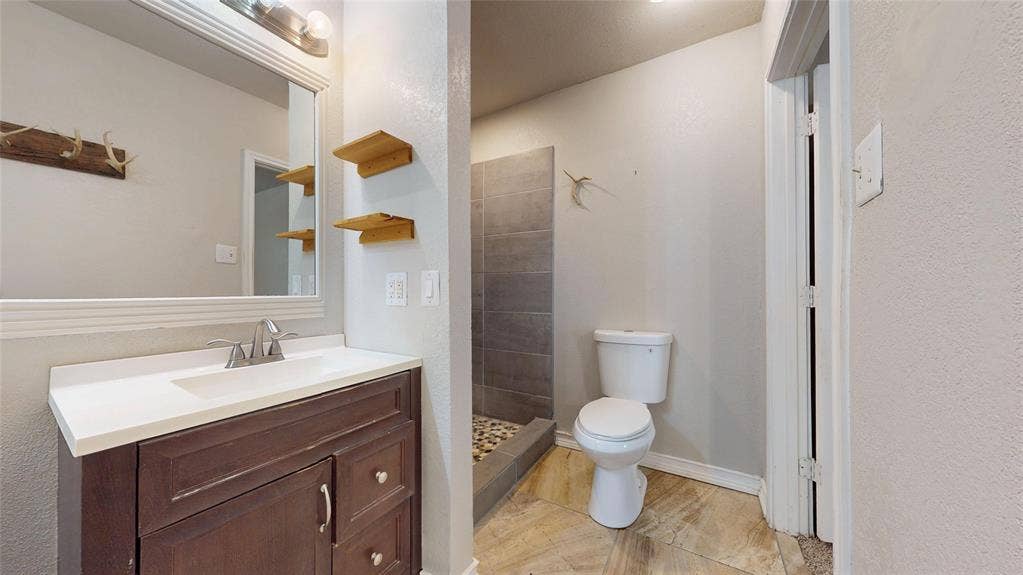 4270 Sir Lancelot Circle, Midlothian, TX 76065 4270 Sir Lancelot Circle, Midlothian, TX 76065