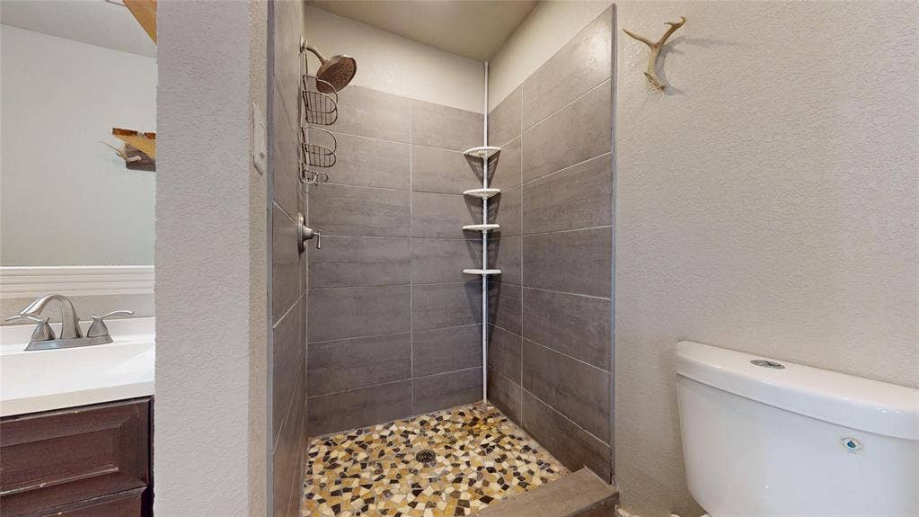 4270 Sir Lancelot Circle, Midlothian, TX 76065 4270 Sir Lancelot Circle, Midlothian, TX 76065