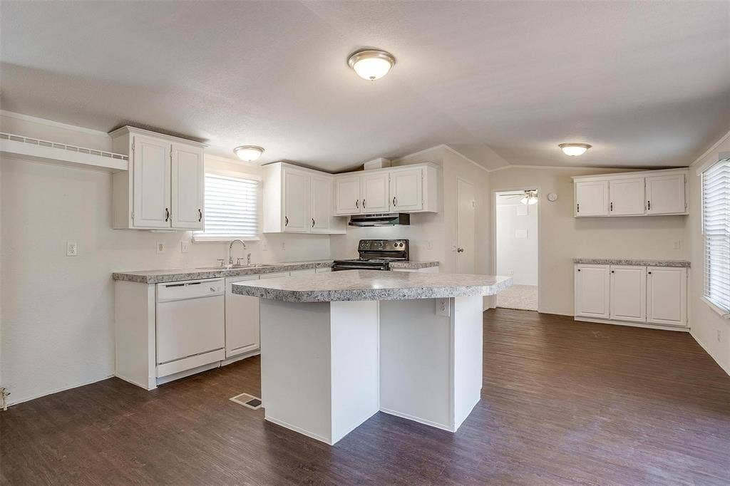3116 Hilltop Road, Granbury, TX 76048 3116 Hilltop Road, Granbury, TX 76048