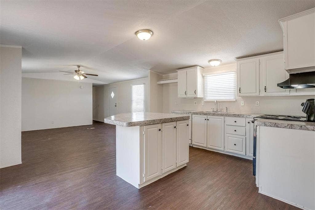 3116 Hilltop Road, Granbury, TX 76048 3116 Hilltop Road, Granbury, TX 76048
