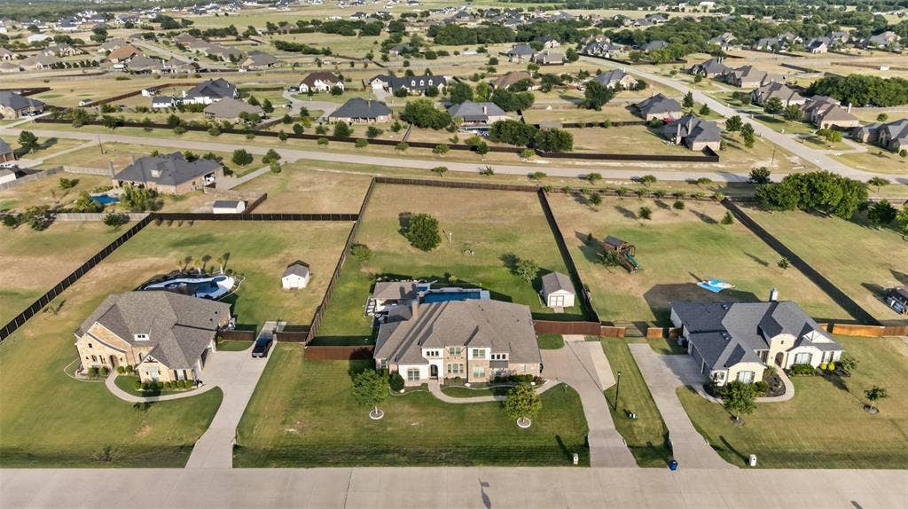 6010 Limestone Lane, Midlothian, TX 76065 6010 Limestone Lane, Midlothian, TX 76065