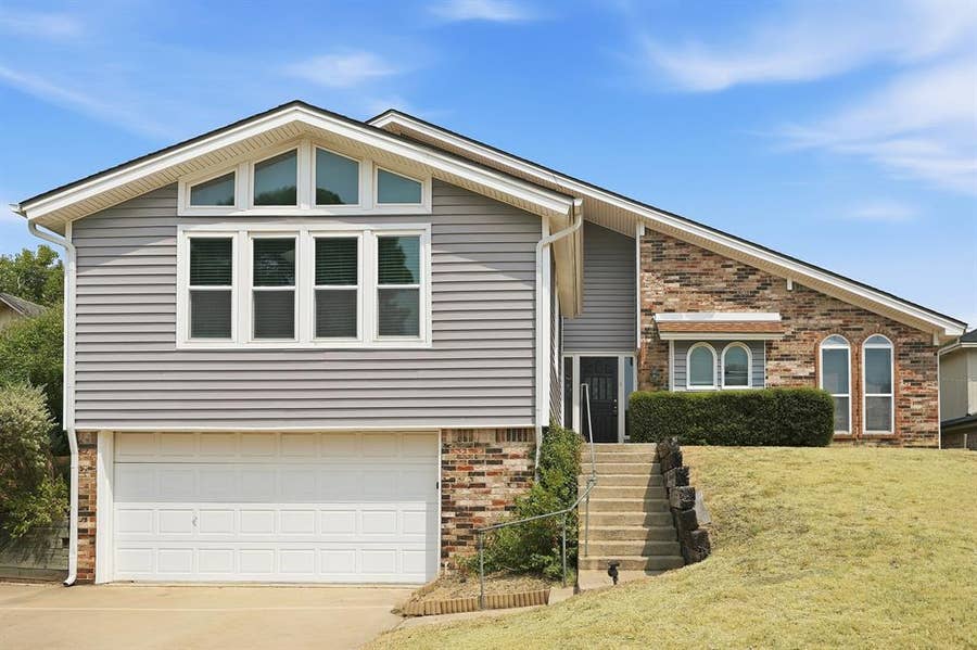 Property photo for 408 Cavender Court, Hurst, TX