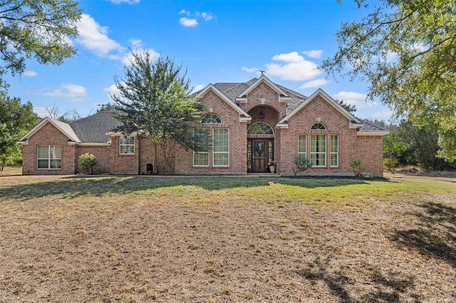 Property photo for 700 Lost Hunters, China Spring, TX