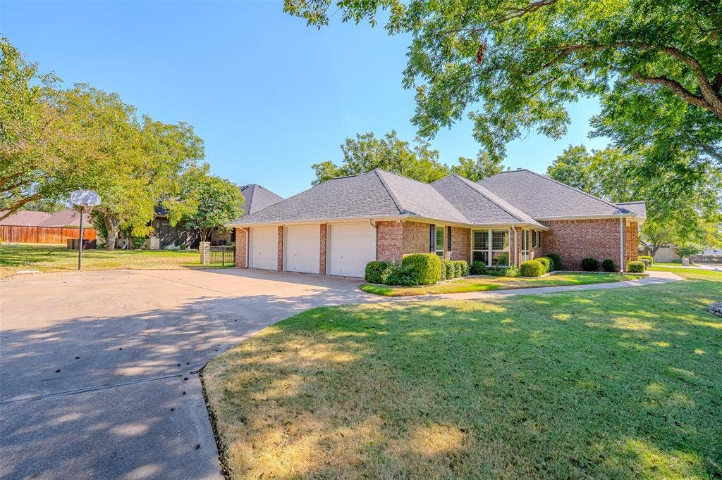 8931 Brierfield Road, Granbury, TX 76049 8931 Brierfield Road, Granbury, TX 76049