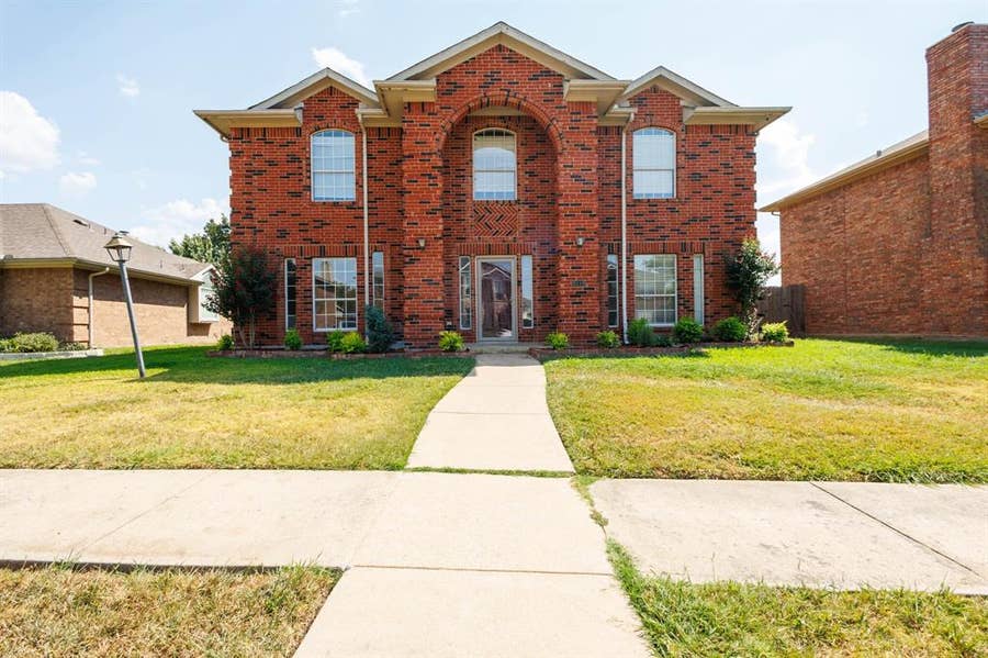 Property photo for 9118 Barton Creek Drive, Rowlett, TX