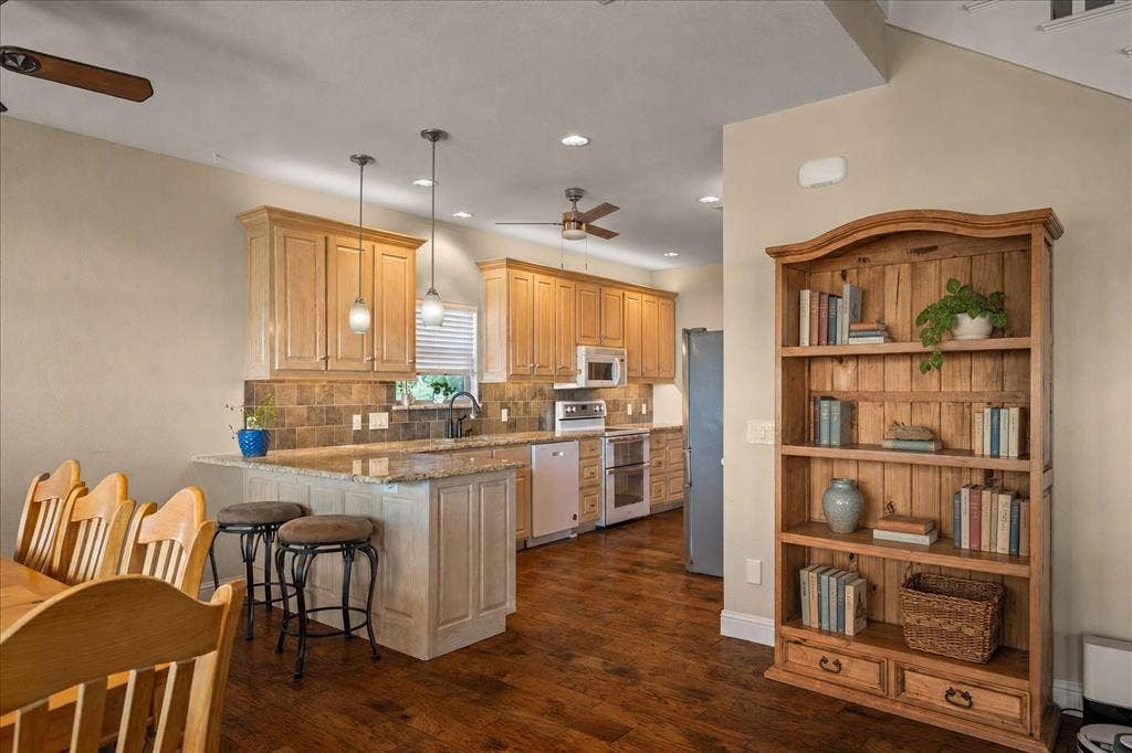 230 Palisade Loop, Gun Barrel City, TX 75156 230 Palisade Loop, Gun Barrel City, TX 75156