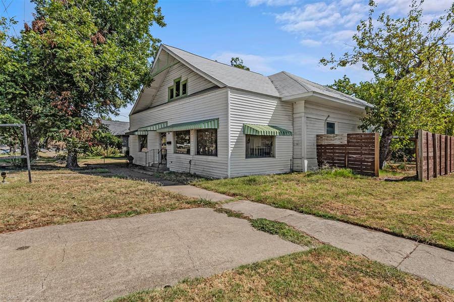 Property photo for 304 N Catherine Street, Terrell, TX