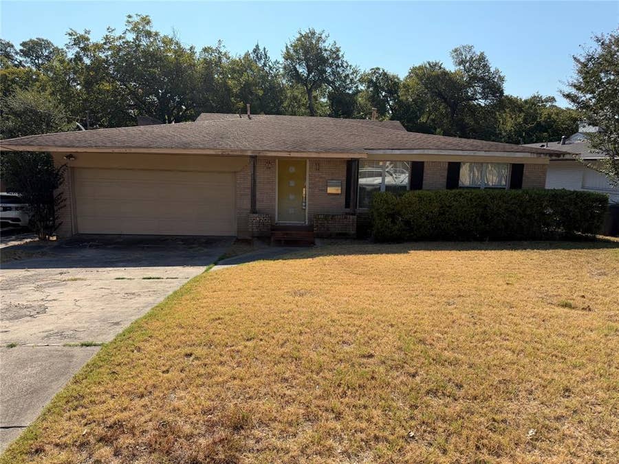 Property photo for 9820 Ash Creek Drive, Dallas, TX