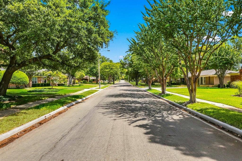 3509 Waldorf Drive, Dallas, TX 75229 3509 Waldorf Drive, Dallas, TX 75229