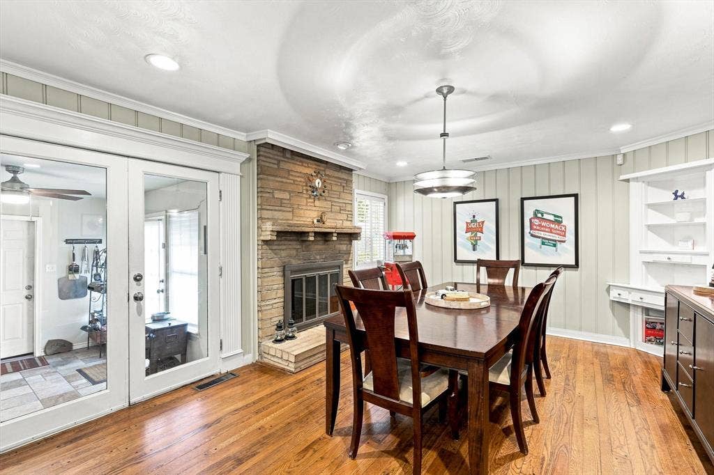 3509 Waldorf Drive, Dallas, TX 75229 3509 Waldorf Drive, Dallas, TX 75229