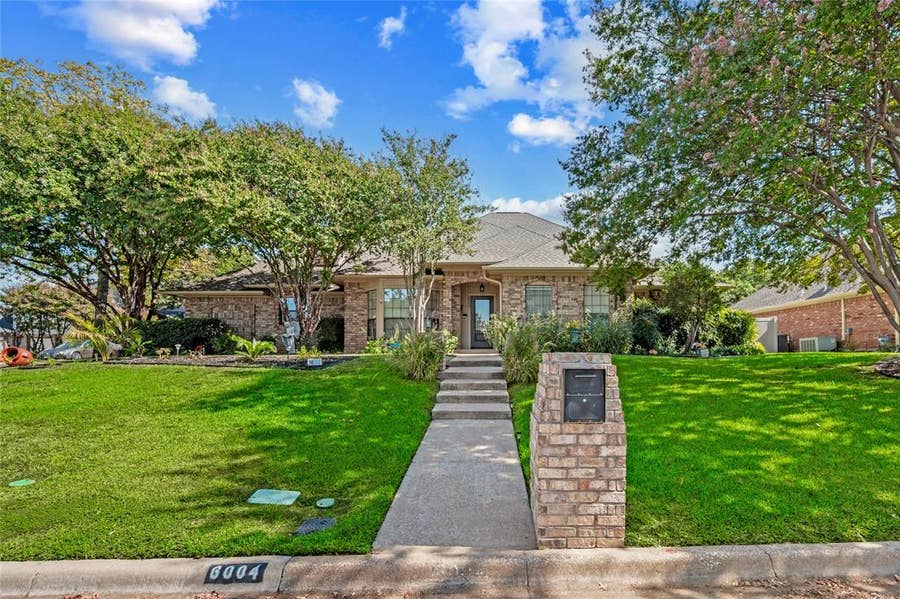 Property photo for 6004 Lakehurst Drive, Arlington, TX