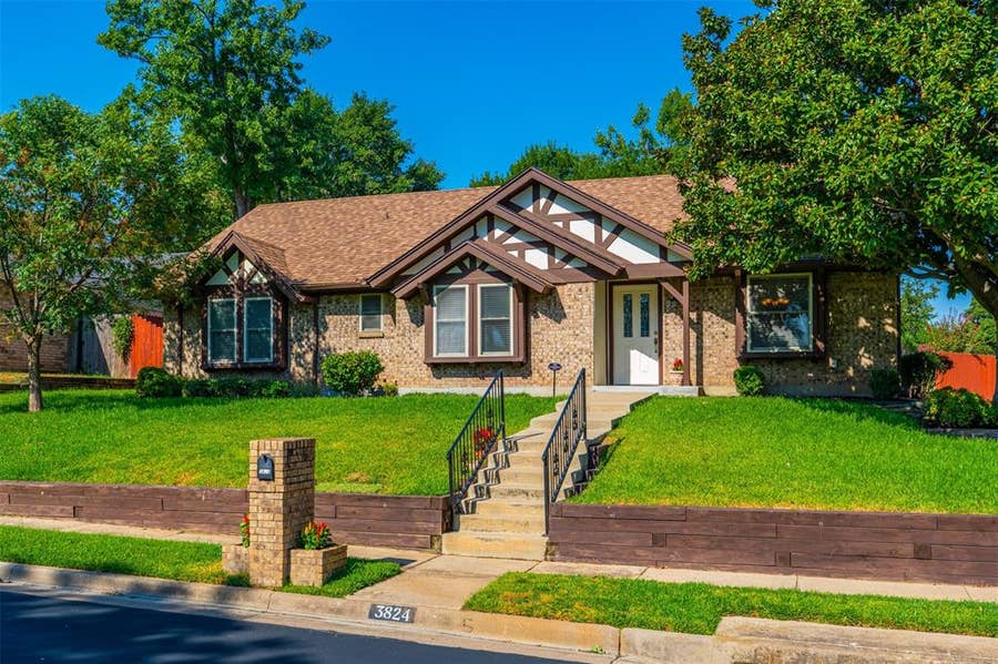 Property photo for 3824 Fox Hollow Drive, Bedford, TX
