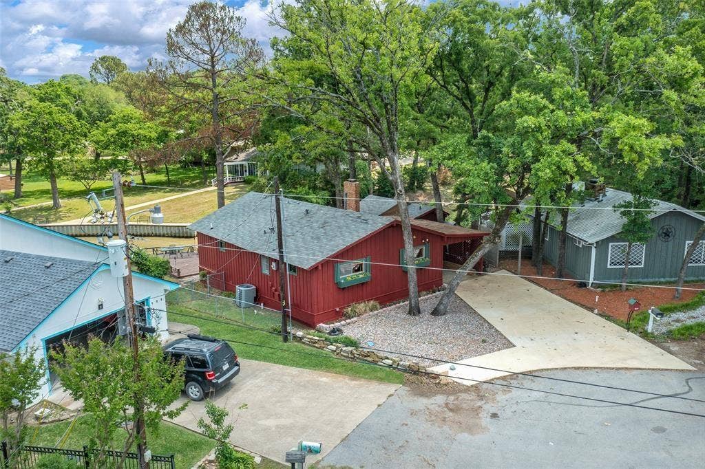 104 Shoreline Drive, Tool, TX 75148 previous home