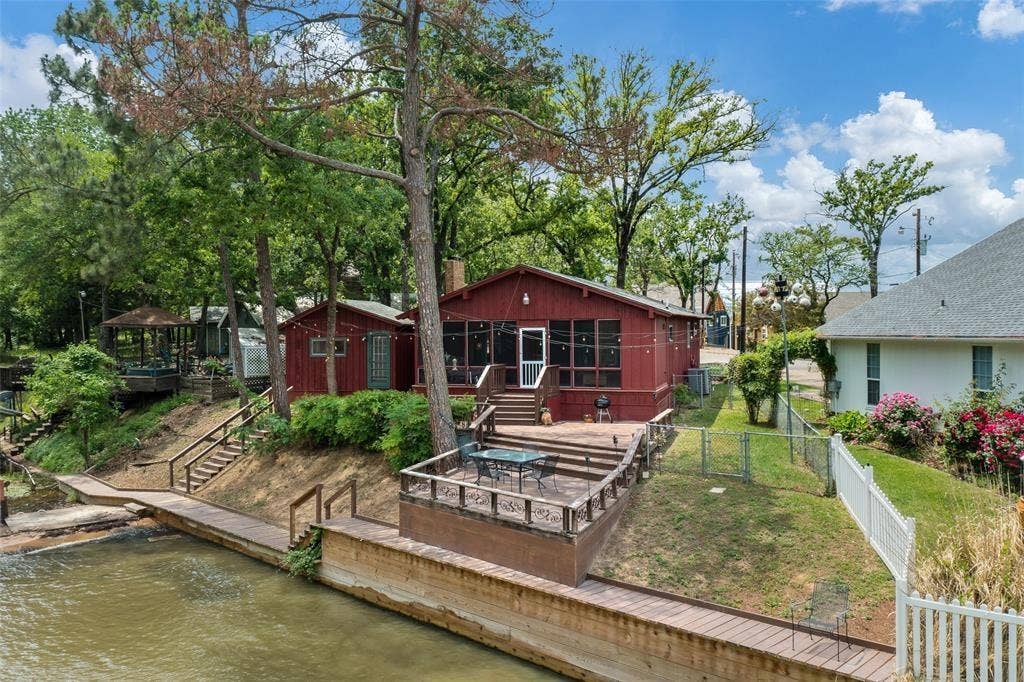 104 Shoreline Drive, Tool, TX 75148 previous home