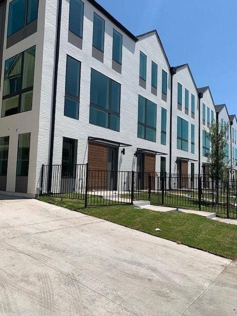 4426 Cabell Drive, #1105, Dallas, TX 75204