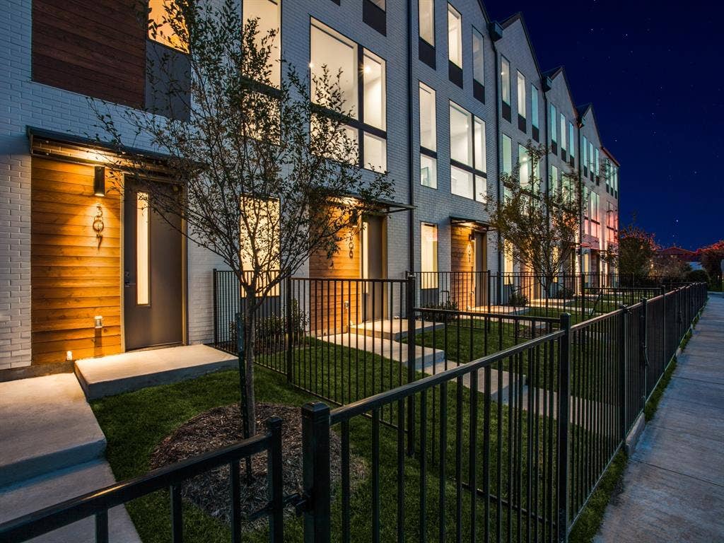 4426 Cabell Drive, #1105, Dallas, TX 75204