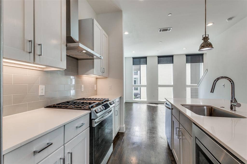 4426 Cabell Drive, #1105, Dallas, TX 75204
