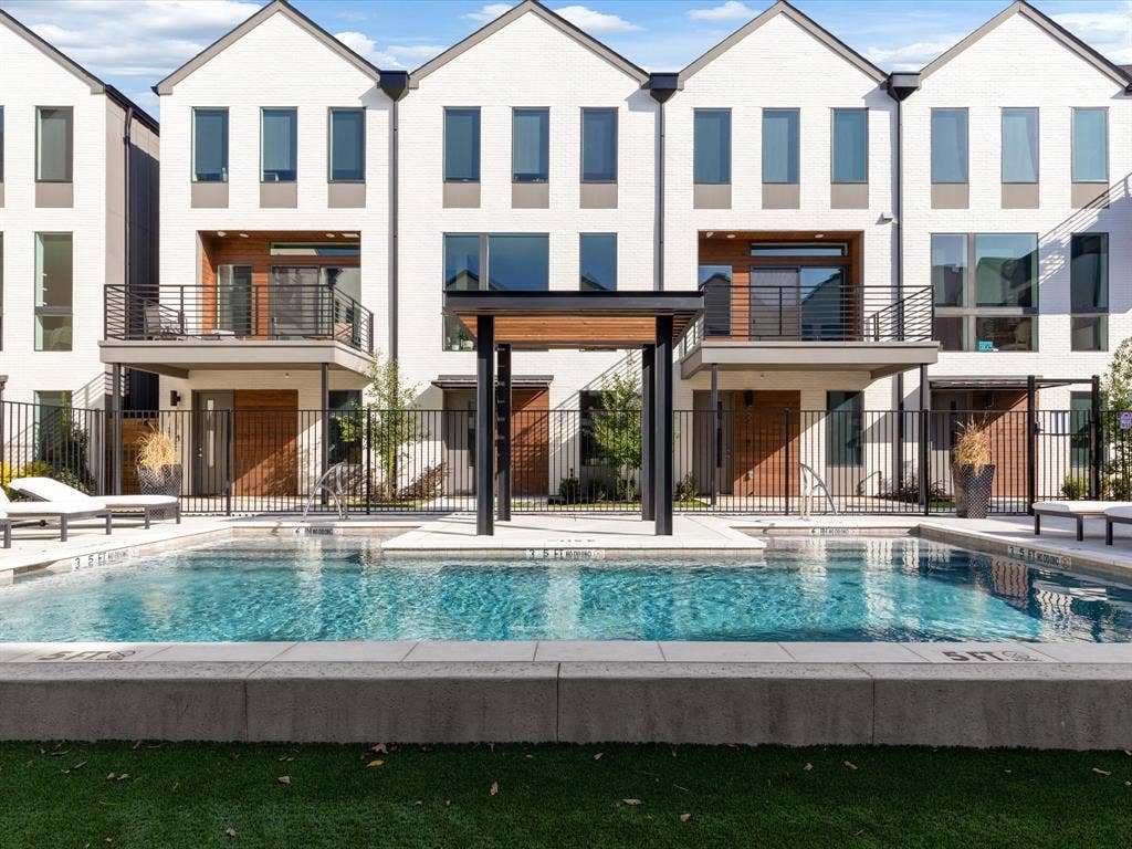 4426 Cabell Drive, #1105, Dallas, TX 75204