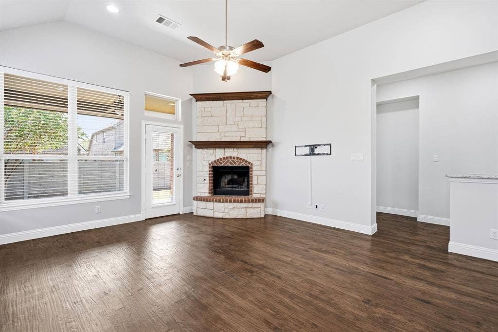 1529 8th Street, Argyle, TX 76226 1529 8th Street, Argyle, TX 76226