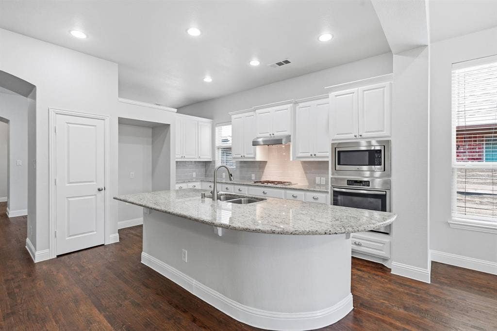 1529 8th Street, Argyle, TX 76226 1529 8th Street, Argyle, TX 76226