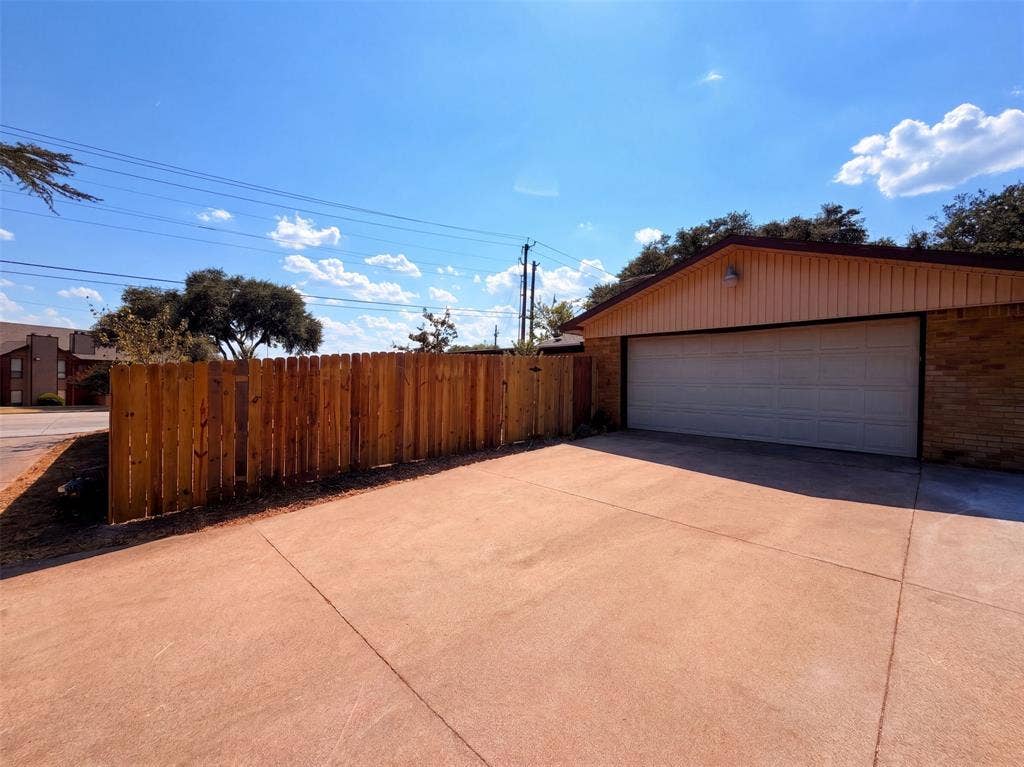 2602 Emberwood Drive, Garland, TX 75043 2602 Emberwood Drive, Garland, TX 75043