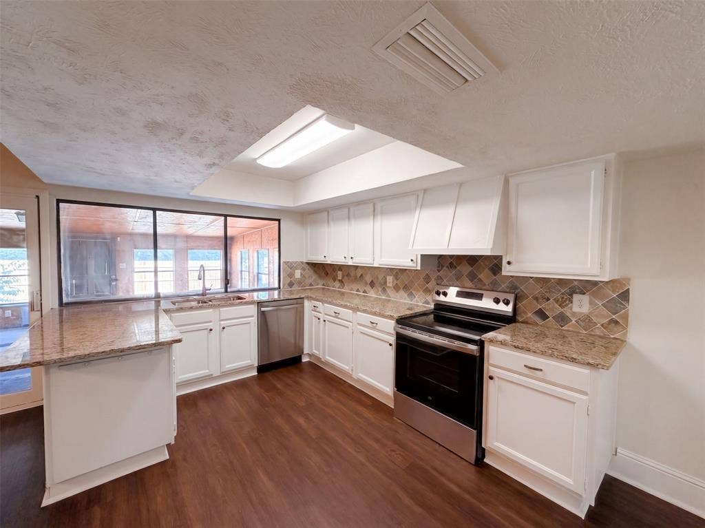 2602 Emberwood Drive, Garland, TX 75043 2602 Emberwood Drive, Garland, TX 75043