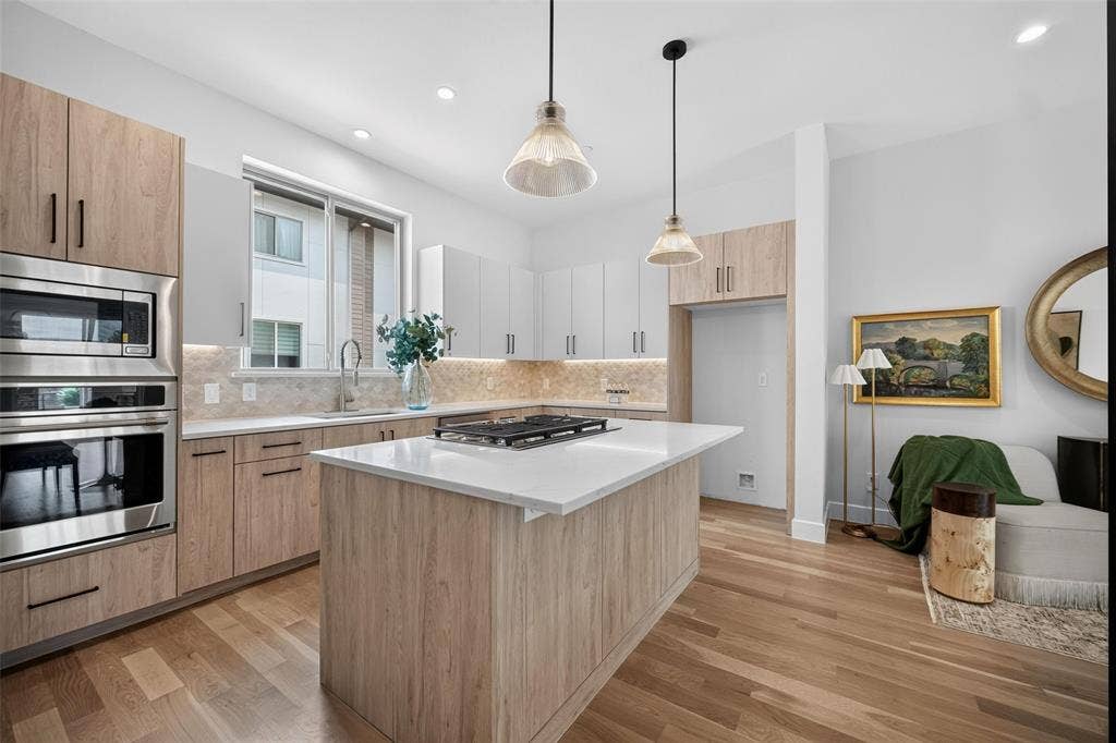Large eat in kitchen perfect for entertaining